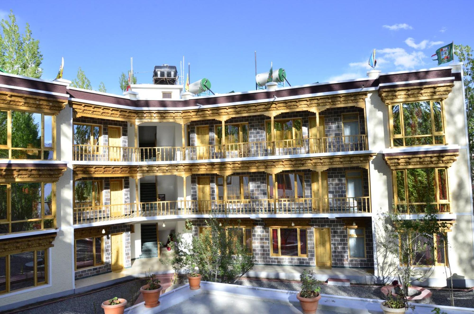 Hotel Lhalingkha Leh Kültér fotó