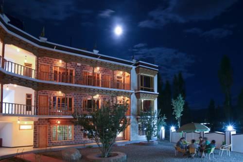 Hotel Lhalingkha Leh Kültér fotó