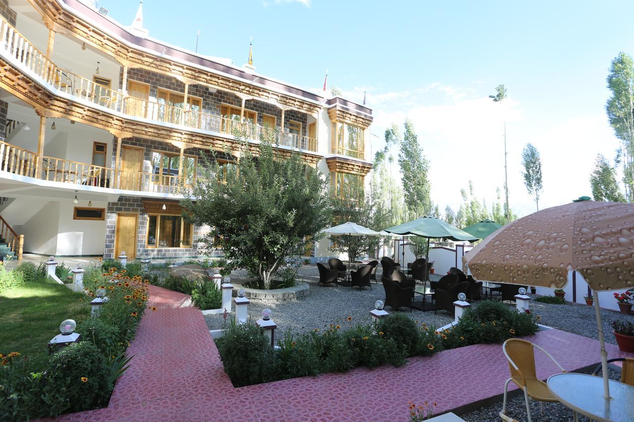 Hotel Lhalingkha Leh Kültér fotó